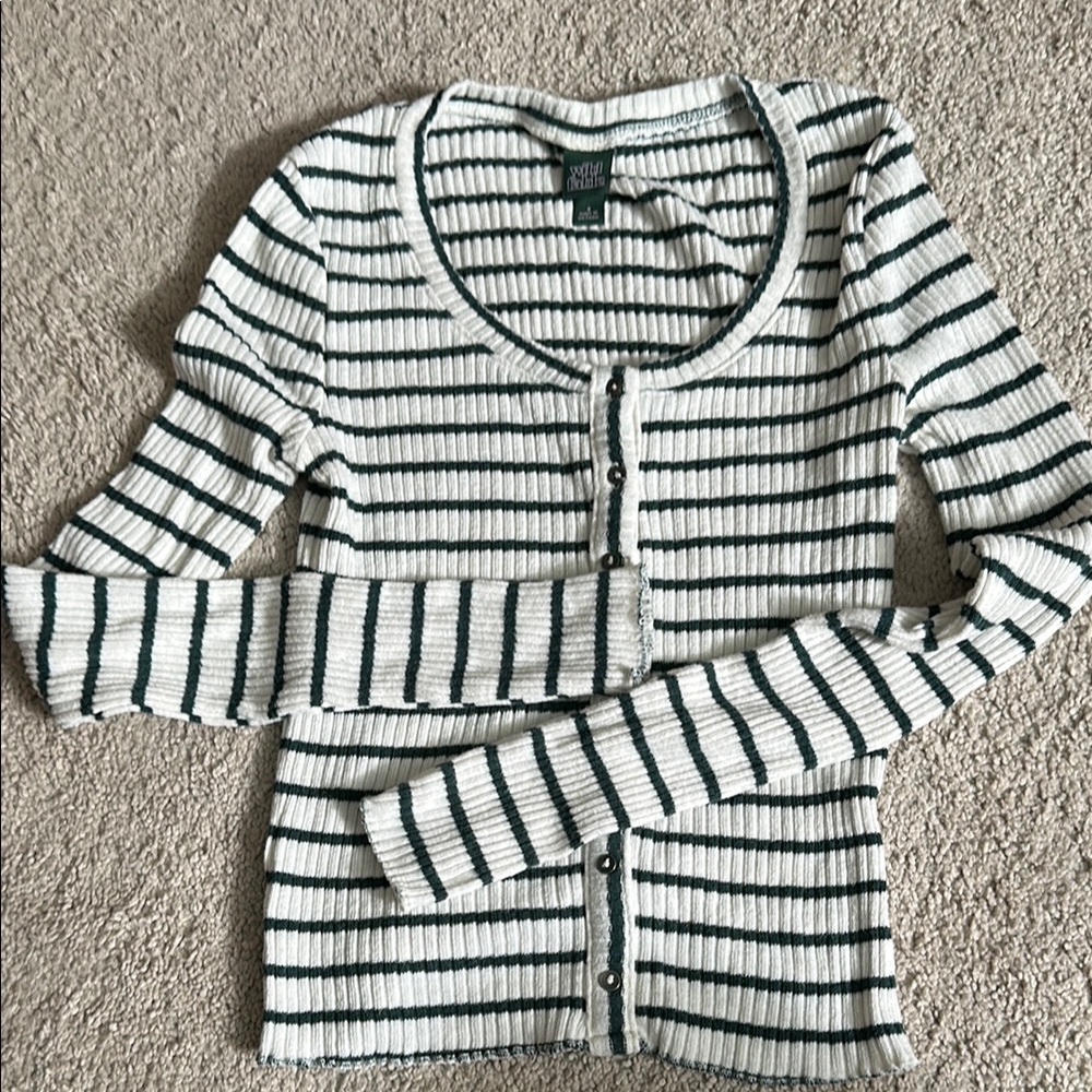 Black/white knit sweater top